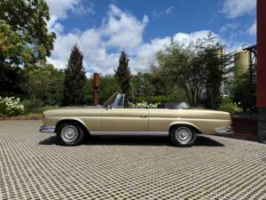 Image 36/39 de Mercedes-Benz 280 SE (1968)