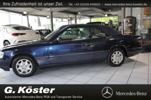 Image 3/13 of Mercedes-Benz E 220 (1995)