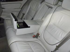 Image 13/25 of Jaguar XJ 8 4.2 (2003)
