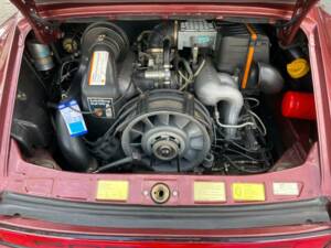 Image 15/20 of Porsche 911 Carrera 3.2 (WTL) (1986)