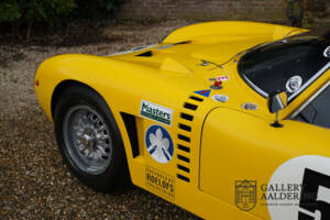 Image 11/50 of Bizzarrini GT Strada 5300 (1965)