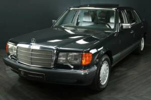 Bild 1/30 von Mercedes-Benz 560 SEL (1989)