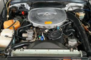 Afbeelding 5/24 van Mercedes-Benz 560 SL (1988)