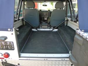 Image 12/15 of Land Rover Defender 90 (2014)