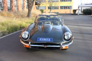 Image 5/21 de Jaguar E-Type (1969)