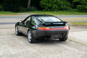 Image 14/30 of Porsche 928 GTS (1993)