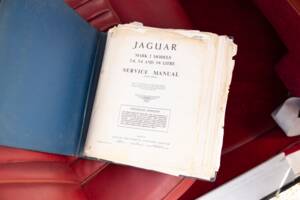 Image 34/50 of Jaguar Mk II 2.4 (1967)