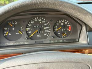 Afbeelding 18/46 van Mercedes-Benz 200 E-16 (1993)