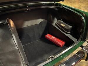 Image 21/28 of Rover 3500 S (1974)