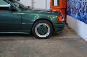 Image 35/38 of Mercedes-Benz 300 CE-24 (1992)