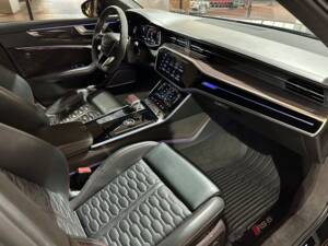 Bild 12/19 von Audi RS6 Avant (2022)