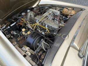 Image 35/49 de Mercedes-Benz 280 SL (1971)