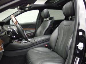 Bild 14/99 von Mercedes-Benz Maybach S 500 (2015)