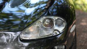Image 18/50 of Jaguar XKR (1998)