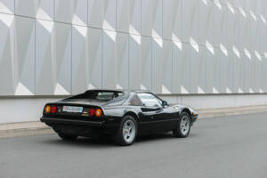 Bild 7/54 von Ferrari 308 GTSi Quattrovalvole (1985)