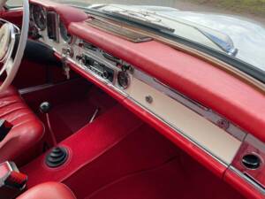 Image 13/16 de Mercedes-Benz 250 SL (1967)