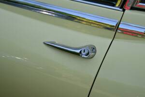 Image 17/39 of Jaguar E-Type (2+2) (1970)