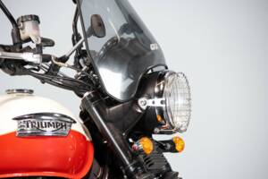 Image 29/50 of Triumph DUMMY (2014)