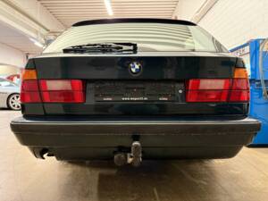 Bild 16/18 von BMW 525i Touring (1994)