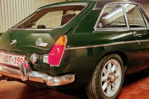 Image 8/8 of MG MGB GT (1976)