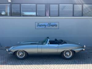 Immagine 1/32 di Jaguar E-Type (1969)