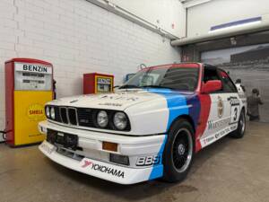 Image 2/20 of BMW M3 (1991)