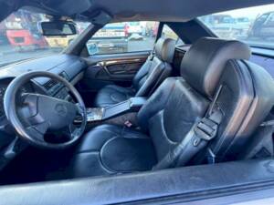 Image 32/40 of Mercedes-Benz SL 500 (1996)