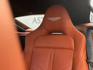 Bild 24/25 von Aston Martin V12 Vantage (2022)
