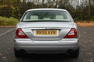 Image 21/50 of Jaguar XJ 8 4.2 (2006)