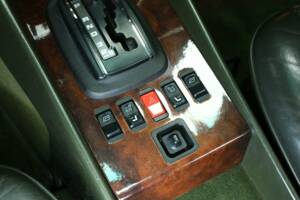 Imagen 19/50 de Mercedes-Benz 380 SL (1984)