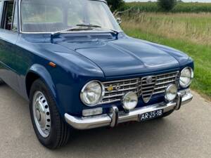 Image 34/75 of Alfa Romeo Giulia 1300 TI (1966)