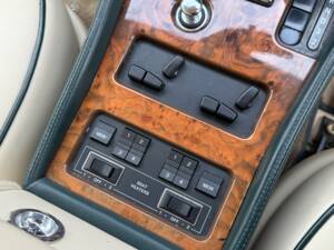 Bild 27/34 von Bentley Continental R (1995)