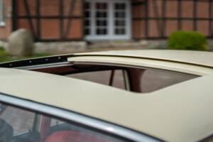 Image 3/42 of Mercedes-Benz 220 SE b (1965)