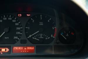 Image 25/41 of BMW 318i (2004)