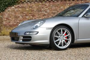 Image 42/50 of Porsche 911 Carrera S (2004)