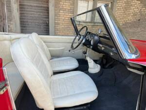 Image 8/20 of Alfa Romeo 2000 Spider (1961)