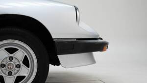 Image 12/15 of Alfa Romeo 2000 Spider (1984)