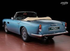 Imagen 3/8 de Aston Martin DB 4 Convertible Vantage (1962)