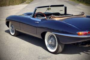 Image 64/80 de Jaguar Type E 4.2 (1966)