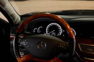 Image 28/128 de Mercedes-Benz S 500 BlueEFFICIENCY (2011)