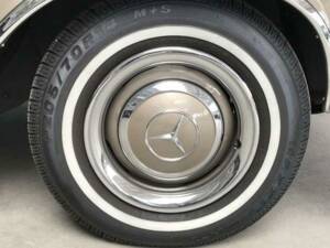 Image 37/38 de Mercedes-Benz 280 SE (1967)