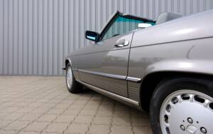 Image 64/97 de Mercedes-Benz 560 SL (1987)