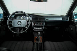 Image 6/50 of Mercedes-Benz 190 D (1985)