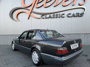 Bild 2/36 von Mercedes-Benz 500 E (1991)