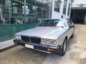 Image 6/47 de Maserati Quattroporte 4200 (1981)
