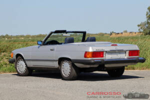 Immagine 25/50 di Mercedes-Benz 560 SL (1988)
