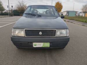 Bild 2/14 von Lancia Y10 LX I.E. (1990)