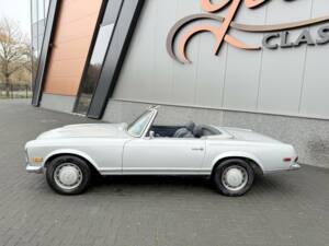 Image 9/36 of Mercedes-Benz 280 SL (1969)