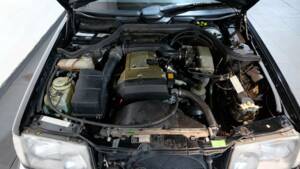 Image 24/30 de Mercedes-Benz E 220 (1995)
