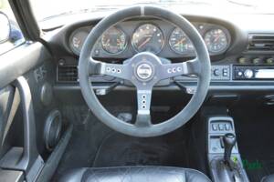 Image 12/50 de Porsche 911 Carrera 2 (1991)